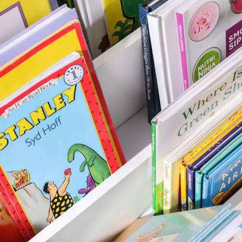 SONGMICS Űrhajós Gyerekkönyvespolc Játéktároló Kerekes Fiókkal Fehér