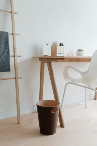 Umbra Woodrow Fa Hulladékgyűjtő Espresso